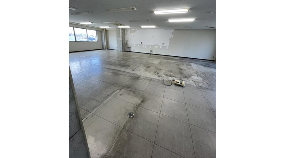 岸⾥駅徒歩4分　複数駅利用可でアクセス◎角部屋スケルトン渡し物件